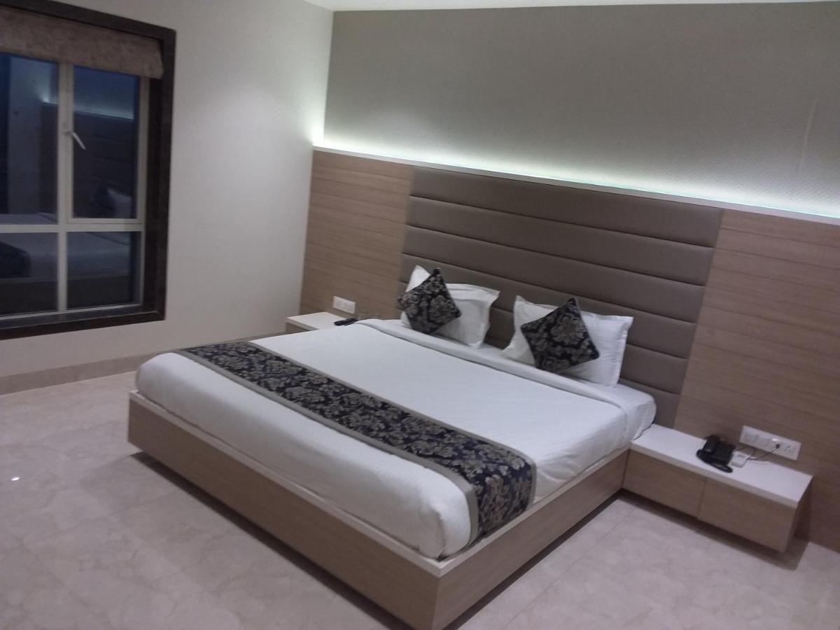 Hotel Grand Parivaar Igatpuri Extérieur photo